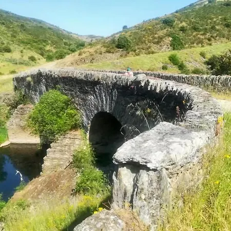 Casa Da Carroca Holiday home Milhao